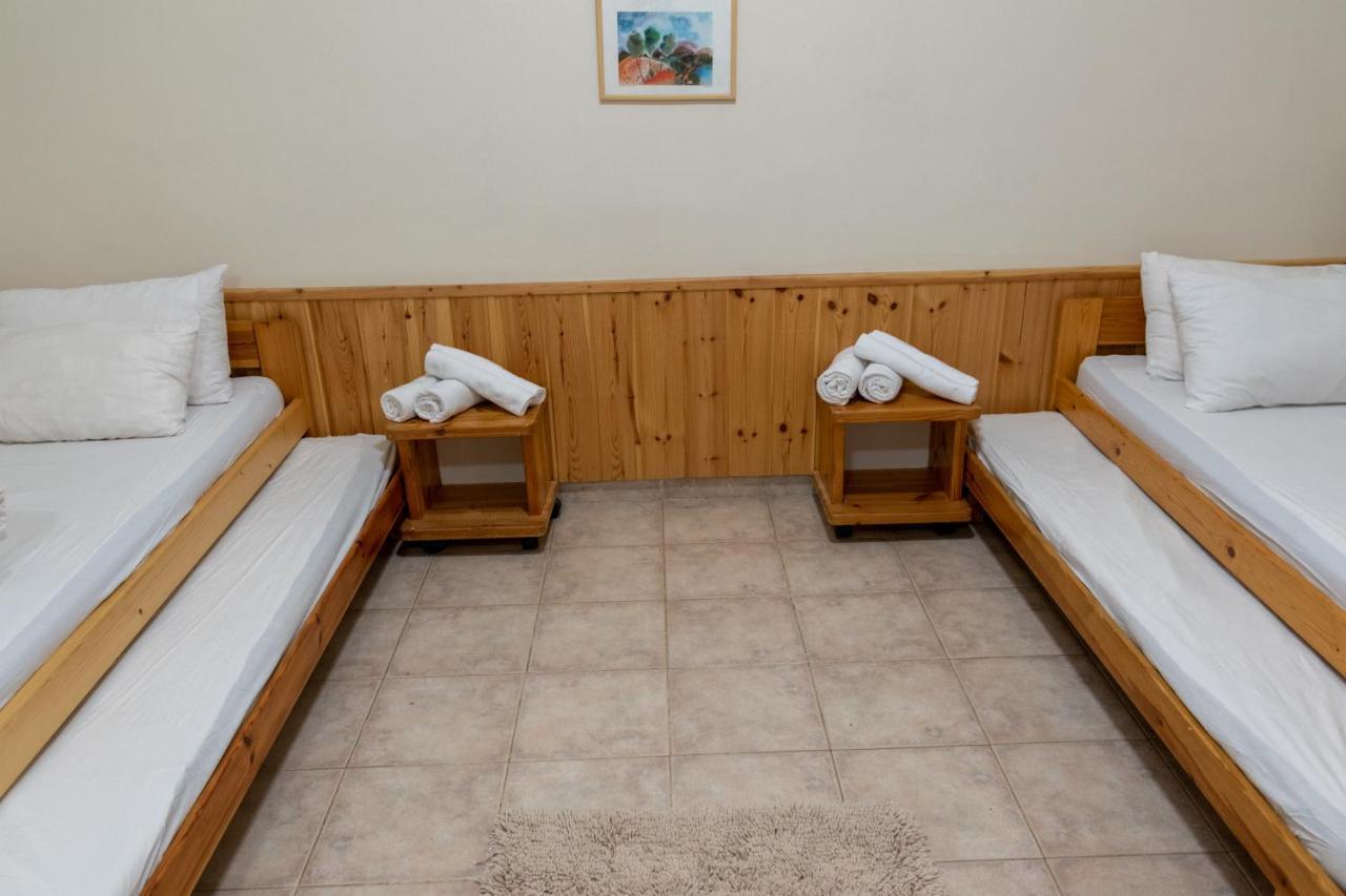 "Bakfar" Kfar Szold Country Lodging Villa Kefar Szold Exteriör bild